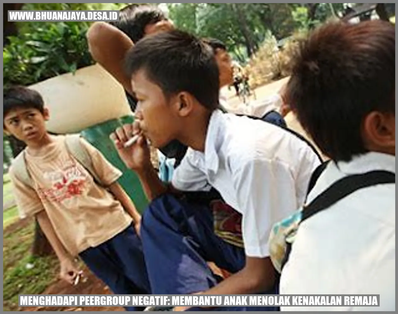 Menghadapi Peergroup Negatif: Membantu Anak Menolak Kenakalan Remaja