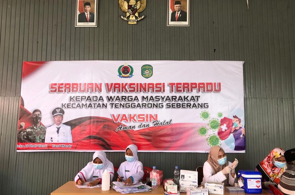 Pelaksanaan Vaksinasi COVID-19 di Balai Desa Bhuana Jaya