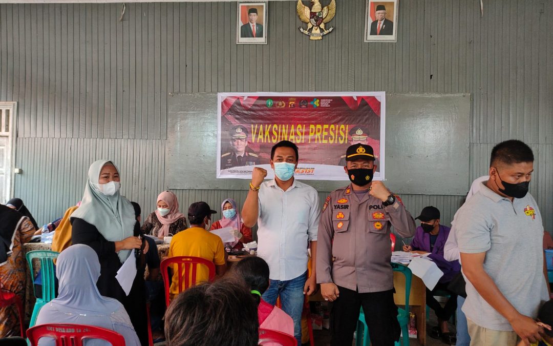 Pemberian Vaksinasi Covid-19 Bagi Masyarakat Kecamatan Oleh Polsek Kecamatan Tenggarong Seberang