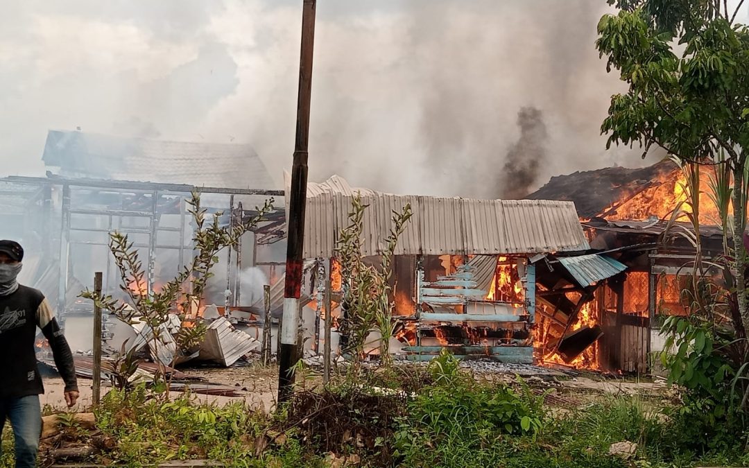 Terjadi kebakaran di RT.011 Dusun Mekar Sari Desa Bhuana Jaya Kec.Tenggarong Seberang