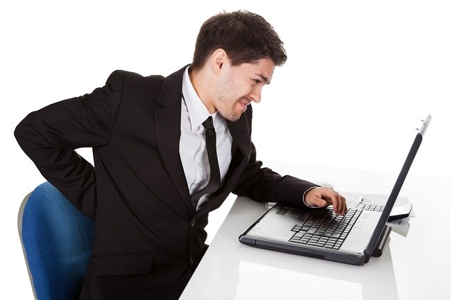 Pentingnya Ergonomi untuk Menjaga Kesehatan Tulang Belakang Akibat Posisi Duduk yang Salah