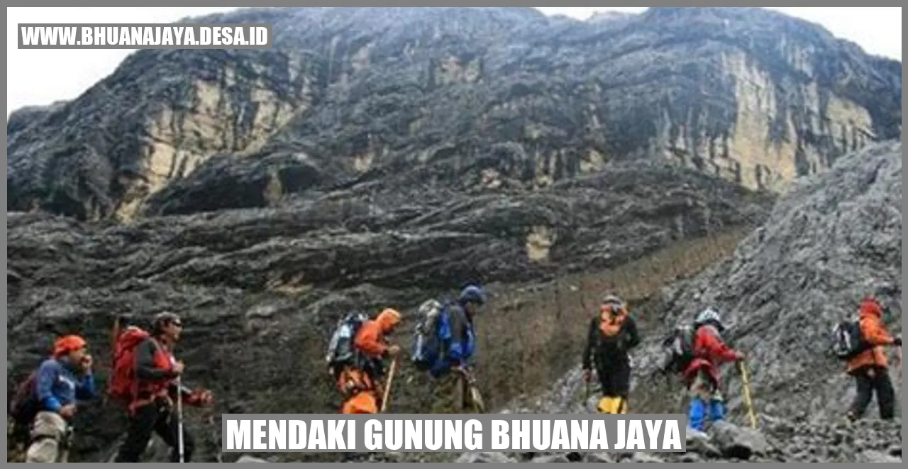 Mendaki Gunung Bhuana Jaya