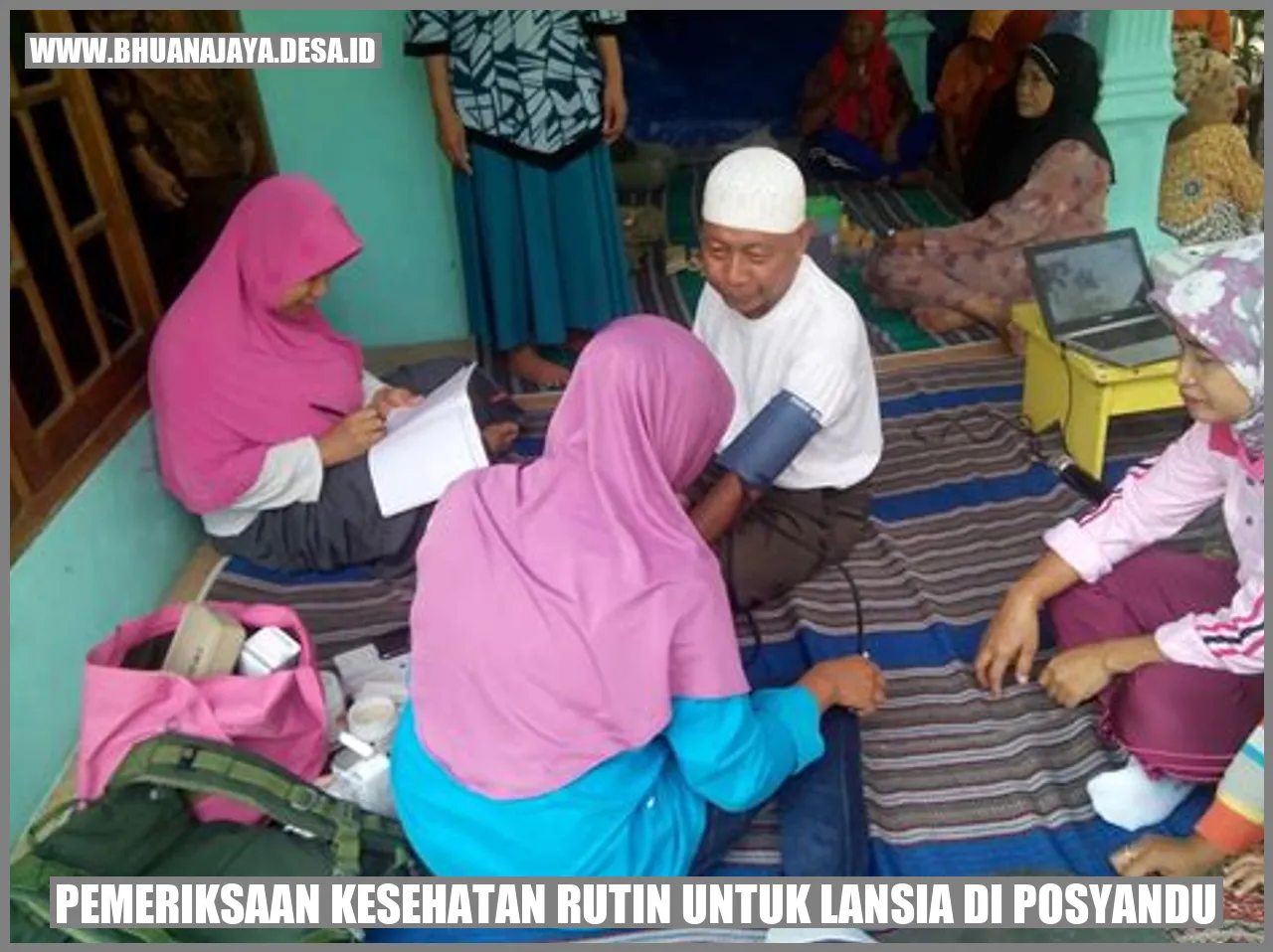 Pemeriksaan Kesehatan Rutin untuk Lansia di Posyandu